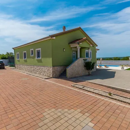 Gorgeous In Gornje Rastane *