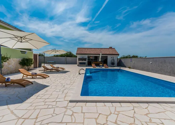 Stunning In Gornje Rastane Vakantiehuis *