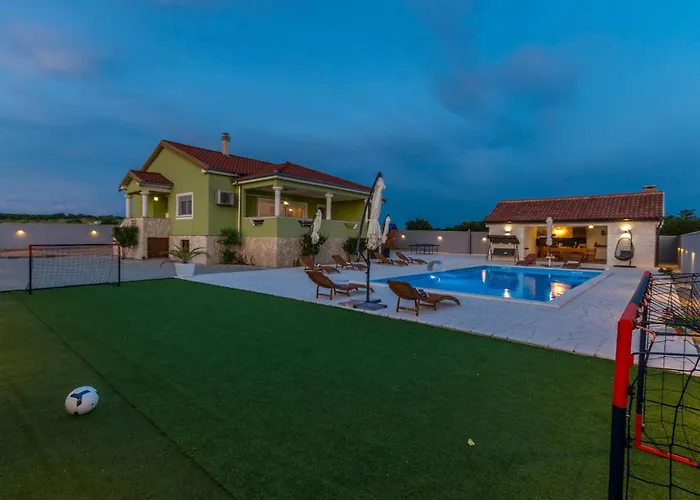 Vakantiehuis Stunning In Gornje Rastane *