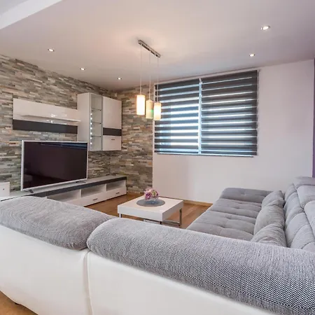 Holiday home Stunning In Gornje Rastane With Kitchen