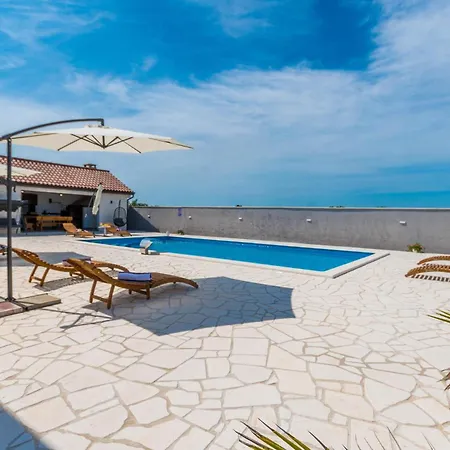Stunning In Gornje Rastane With Kitchen Holiday home