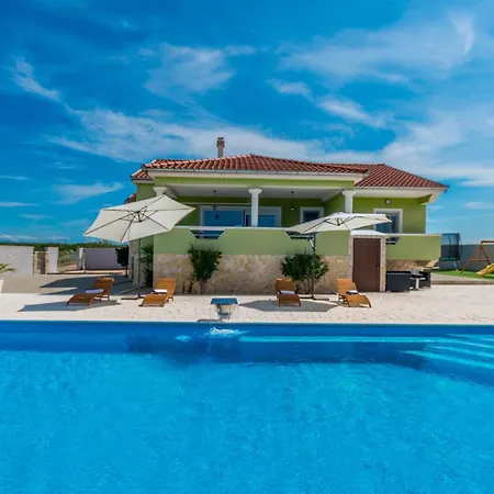 Stunning In Gornje Rastane With Kitchen * Donje Rastane