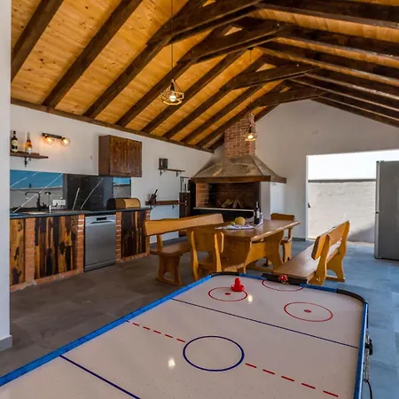 Stunning In Gornje Rastane With Kitchen Holiday home *
