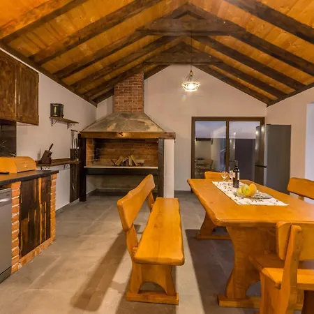 Stunning In Gornje Rastane With Kitchen * Donje Rastane
