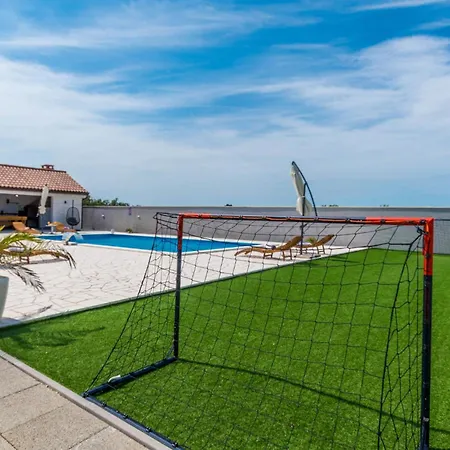 Stunning In Gornje Rastane With Kitchen * Donje Rastane